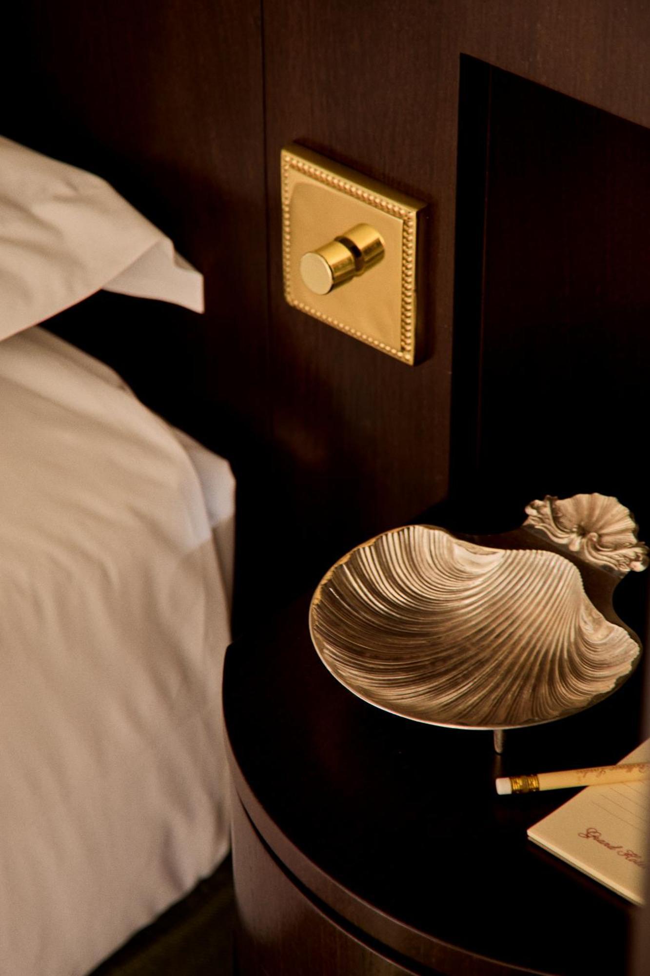 Grand Hotel Bellevue London Bagian luar foto